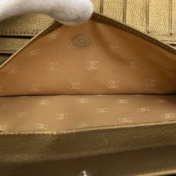 CHANEL Authentic Green Leather Logo Wallet - Picture 6 of 10